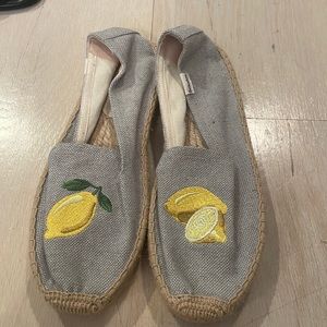 Women’s shoes